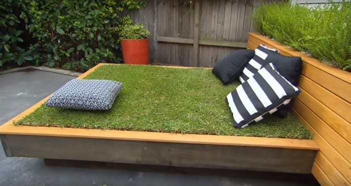 Grass day bed