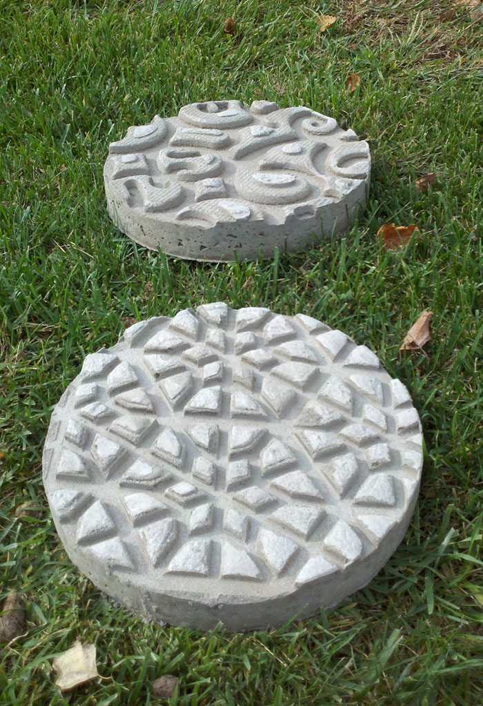 Garden Stepping Stones - The Garden Glove