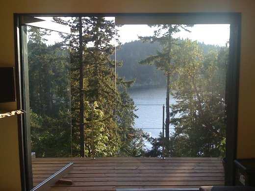 Somehow I don't think there would be any Mondayitis if this was the view from your desk.