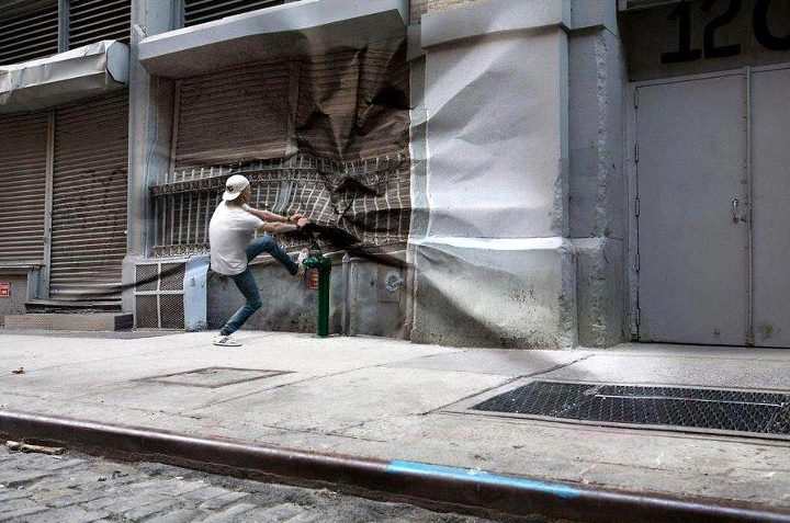 We think this is very clever urban art. The artist is Jan Kriwol. What do you think?