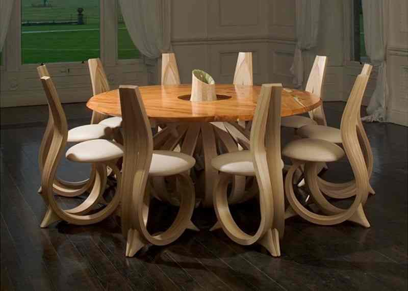 We know you have the most interesting opinions. What are your thoughts on this dining setting by Irish designer Joseph Walsh?