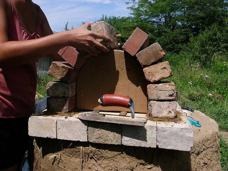 DIY Cob Pizza Oven