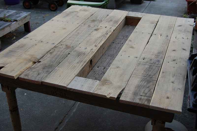DIY Succulent Pallet Table