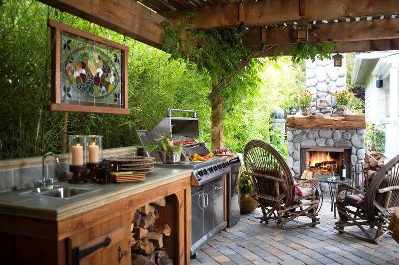 Outdoor Kitchen