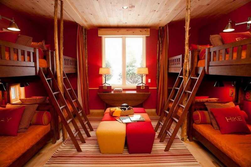 Could you use a room like this in your home? Sure, the top bunks are hard to make, but...
