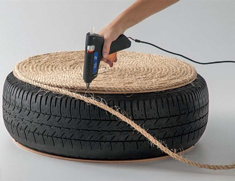 DIY Tire Ottoman - Attach Rope to Board using Hot Glue