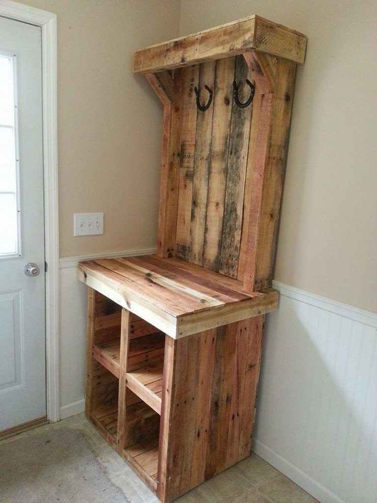 Pallet Entryway Bench