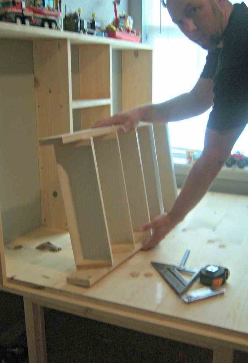 DIY Folding Lego Table