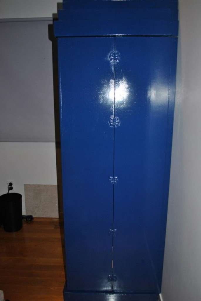 DIY TARDIS Bookshelf