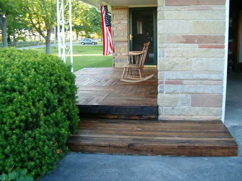 DIY Pallet Porch