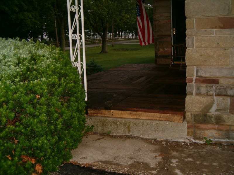 DIY Pallet Porch