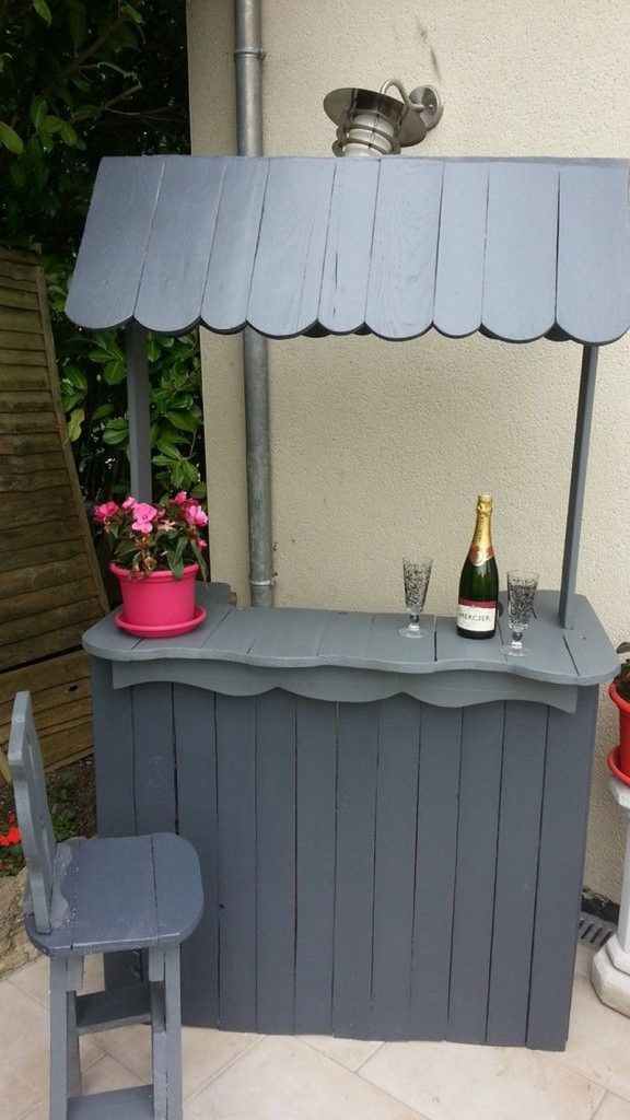 Pallet Outdoor Bar