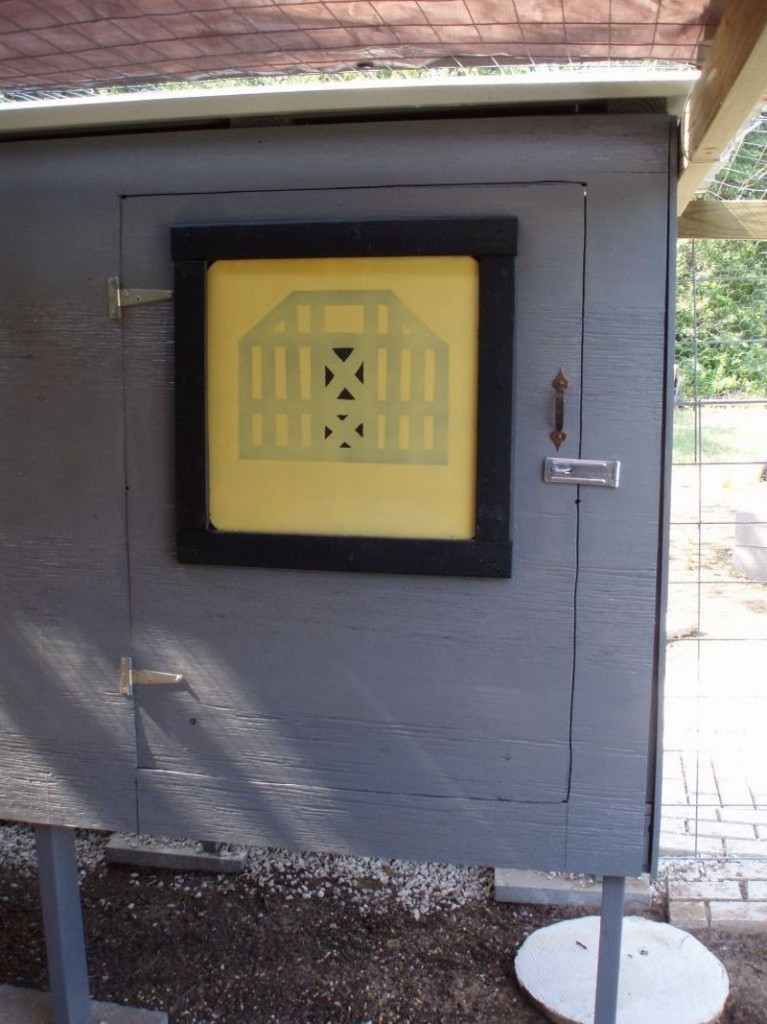 DIY Pallet Chicken Coop - Access Door Closed