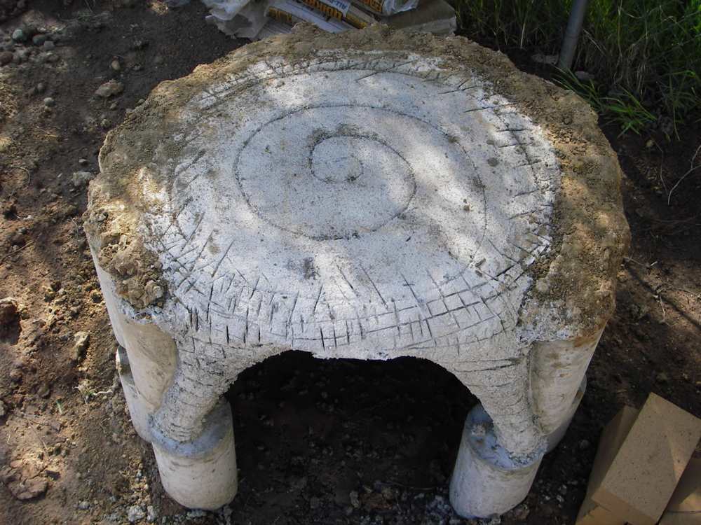 DIY Cob Oven - Ferro-cement table, curing