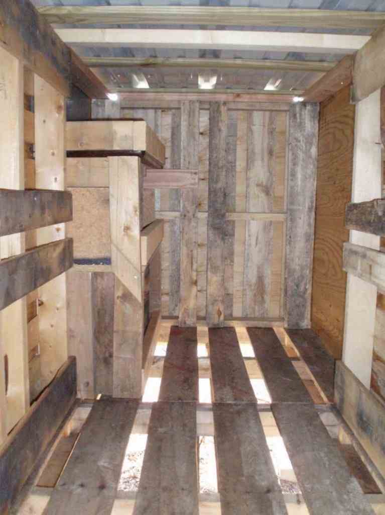 DIY Pallet Chicken Coop - Nesting Area