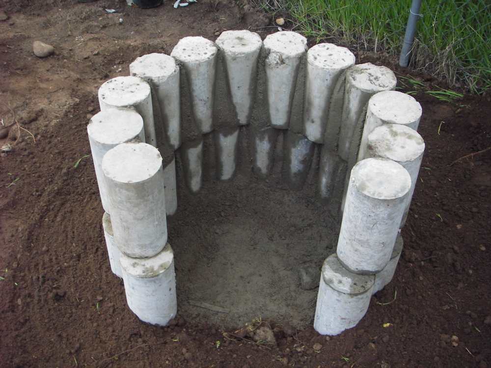 DIY Cob Oven - Tuck pointing