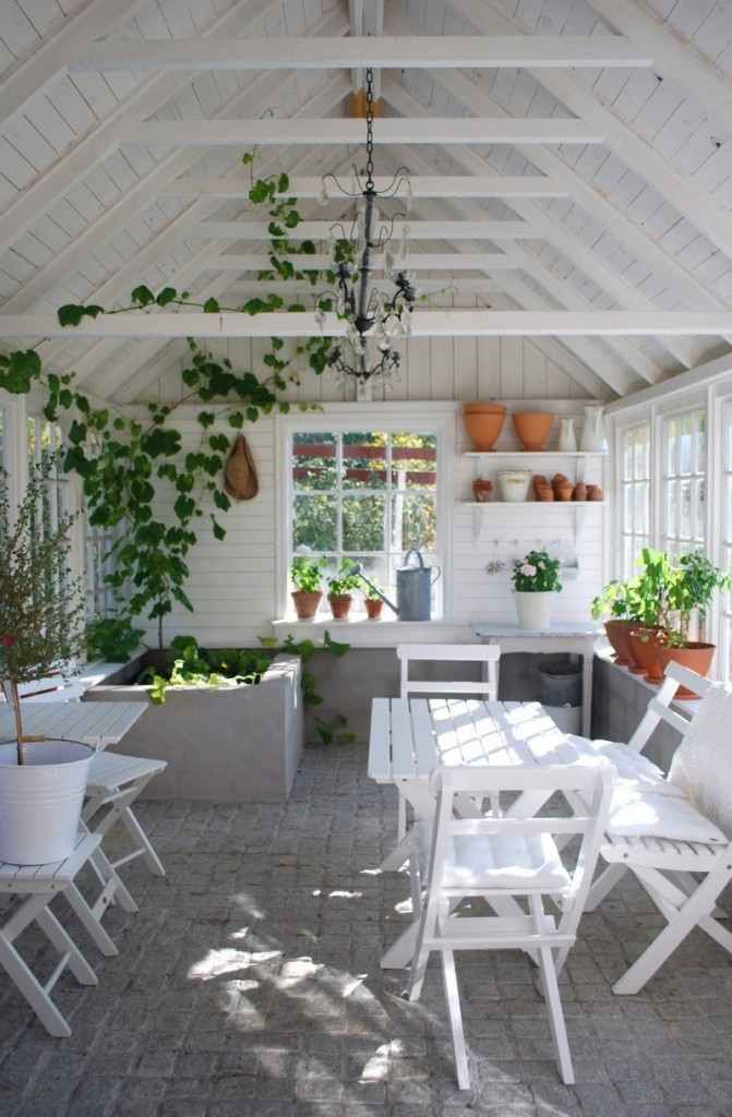 1. Julia's Greenhouse - Julias Vita Drommar
