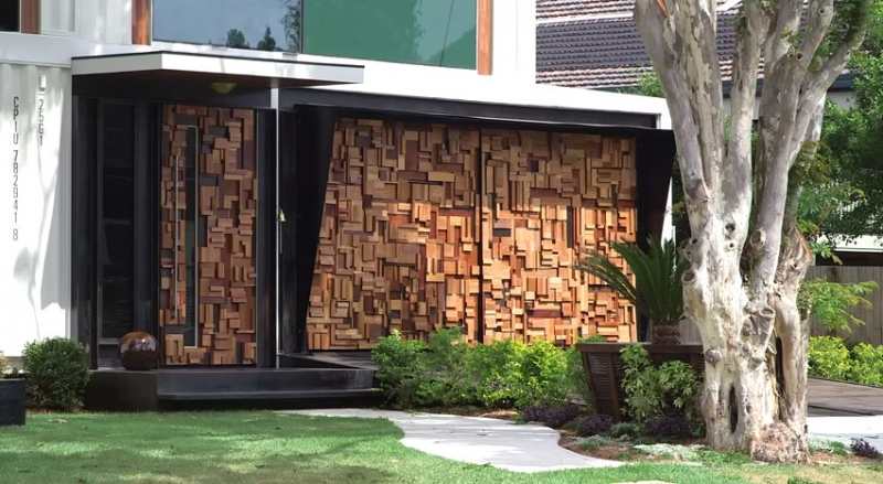 31 container home in Brisbane Australia - Approach to entry