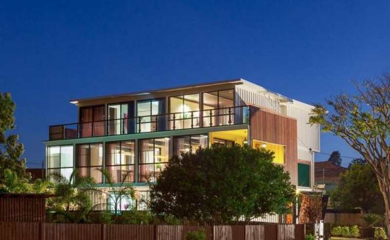 31 container home in Brisbane Australia - Street view