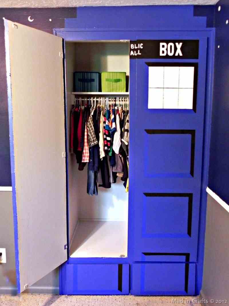 Tardis Closet - Mad in Crafts