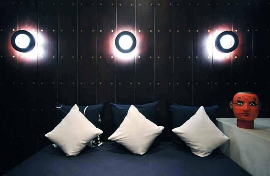 Elegant Bedroom for Adult