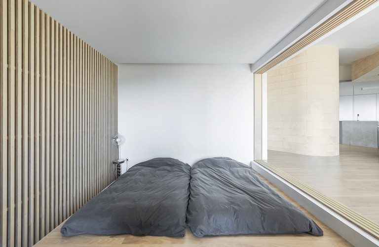 Tilt Roof House in South Korea