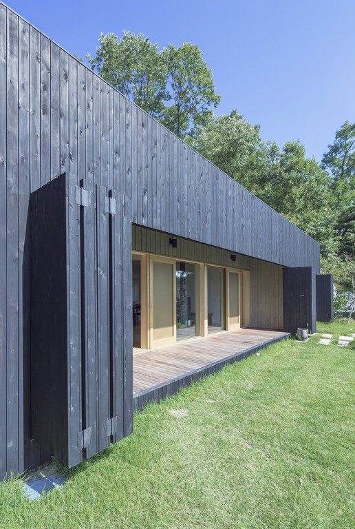 Tilt Roof House in South Korea