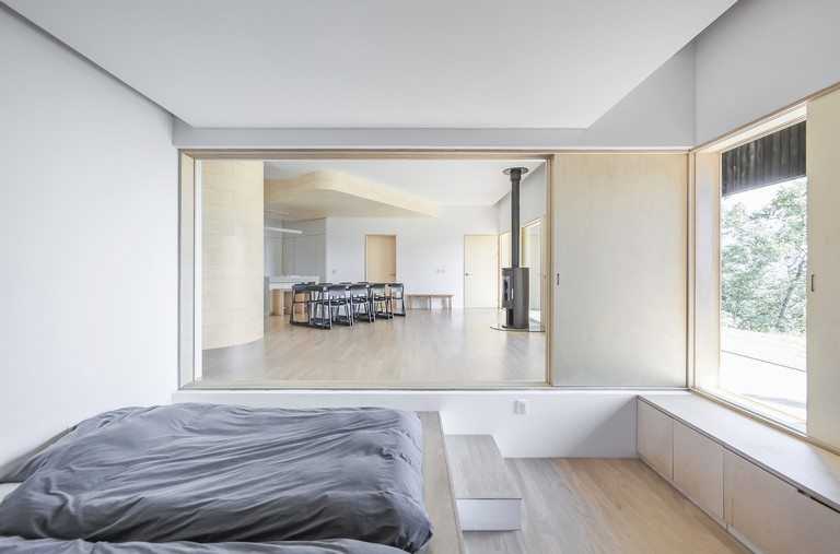 Tilt Roof House in South Korea