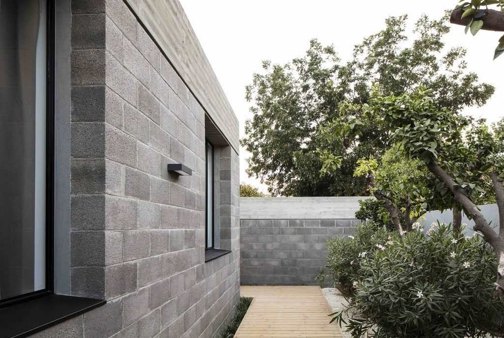 Bare House in Herzliya, Israel