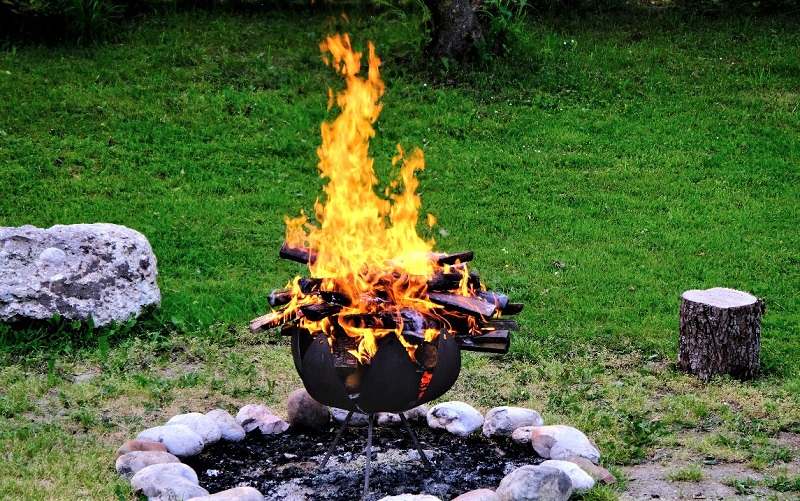 Do not use lighter fluid or other fuels that create extremely hot flames.