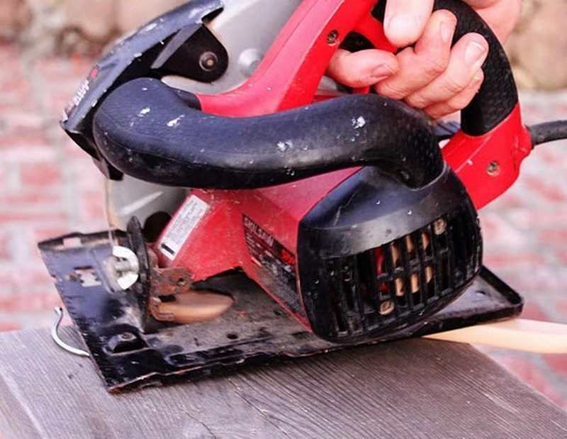 cutting the wooden hanger