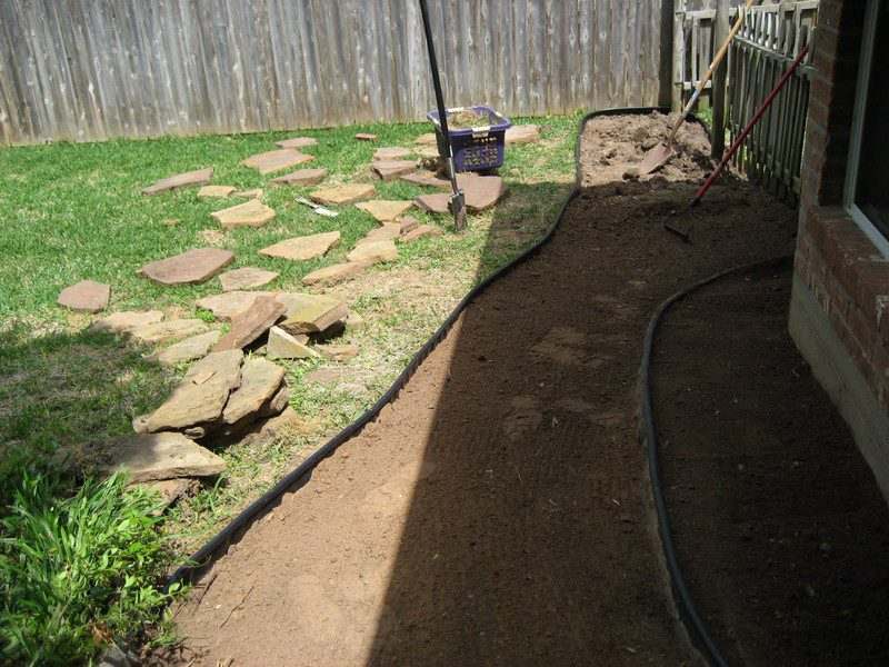 Creating a Durable Backyard Walkway with Flagstone