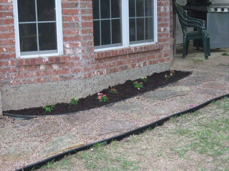 Creating a Durable Backyard Walkway with Flagstone