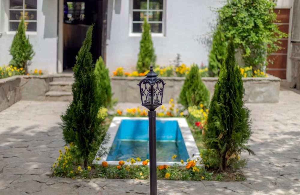 An image of an outdoor water feature. 