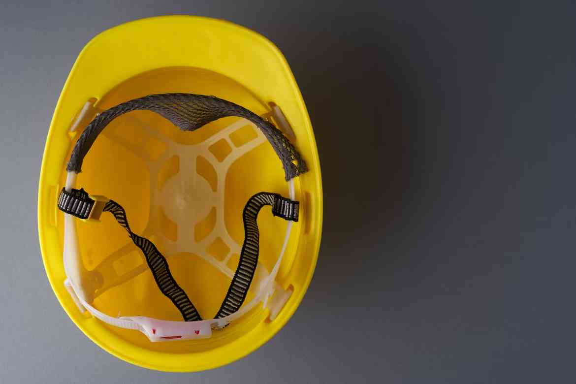 An image of a protective helmet.