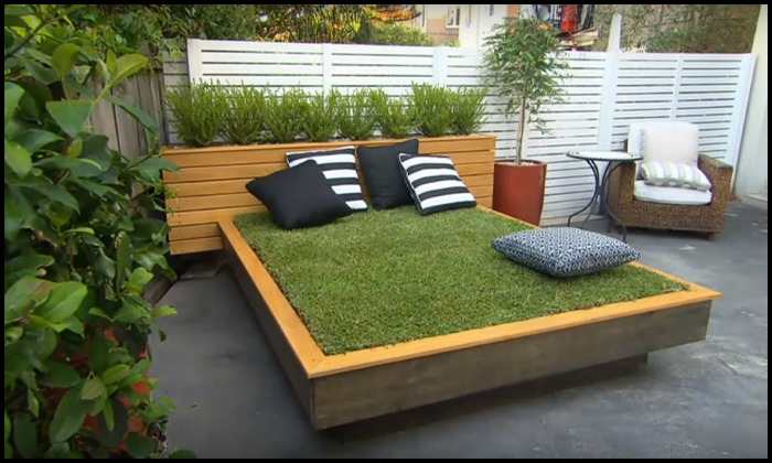 Grass day bed
