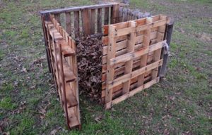DIY Pallet Compost Bin