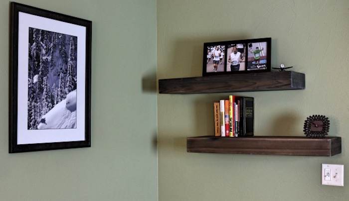 DIY floating shelves