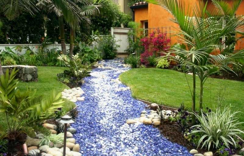 36 Extraordinary Dry Creek Bed Landscaping Ideas