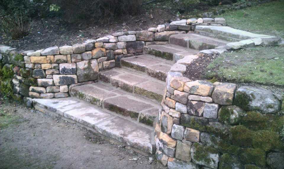 Random sweeping curved drystone steps