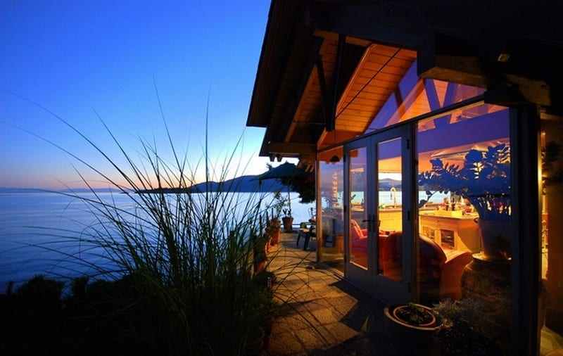 A Dream By The Water - West Vancouver, BC