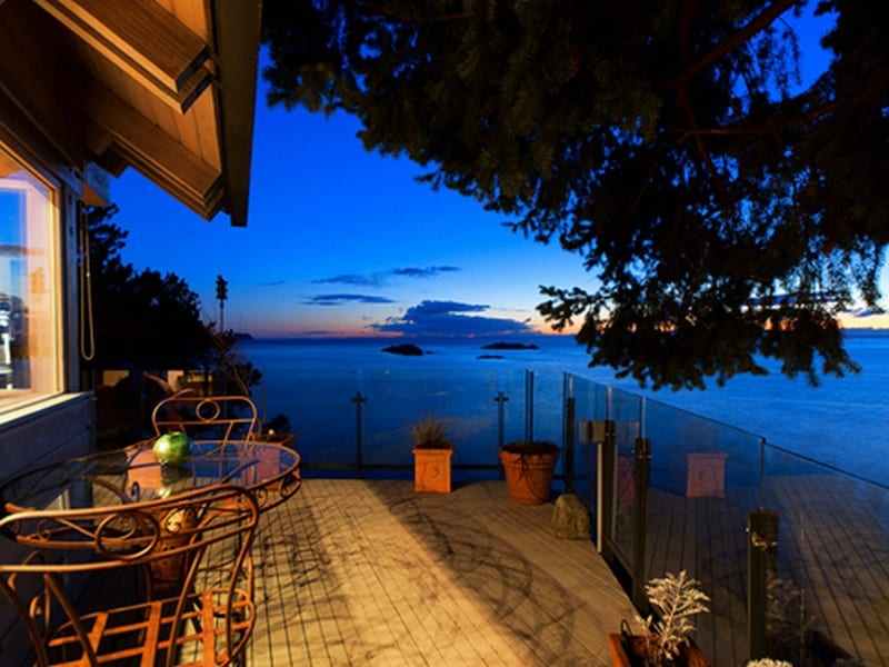 A Dream By The Water - West Vancouver, BC