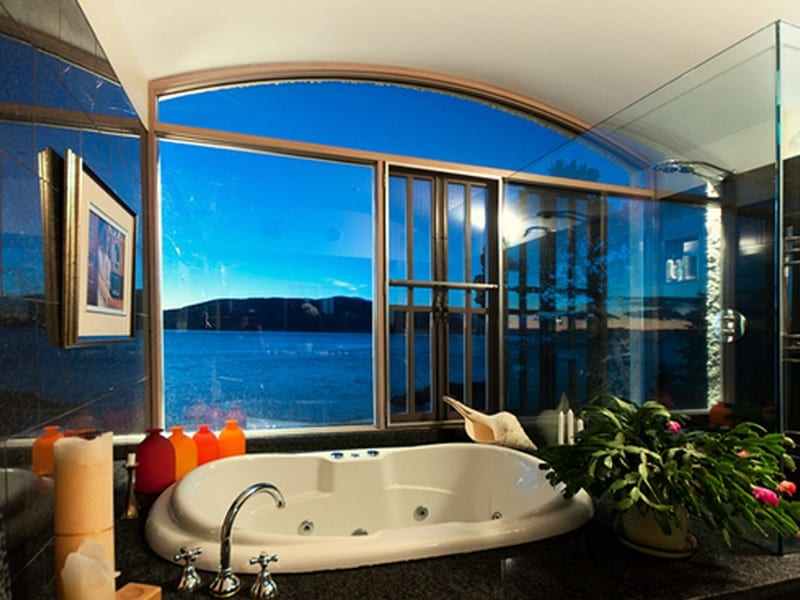 A Dream By The Water - West Vancouver, BC