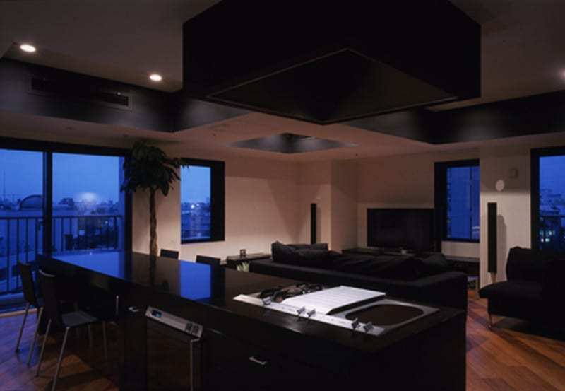 Life in a fishbowl - Mejiro Studio Japan