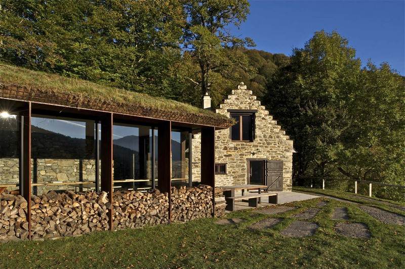 Extension of a Barn - Lesponne, France