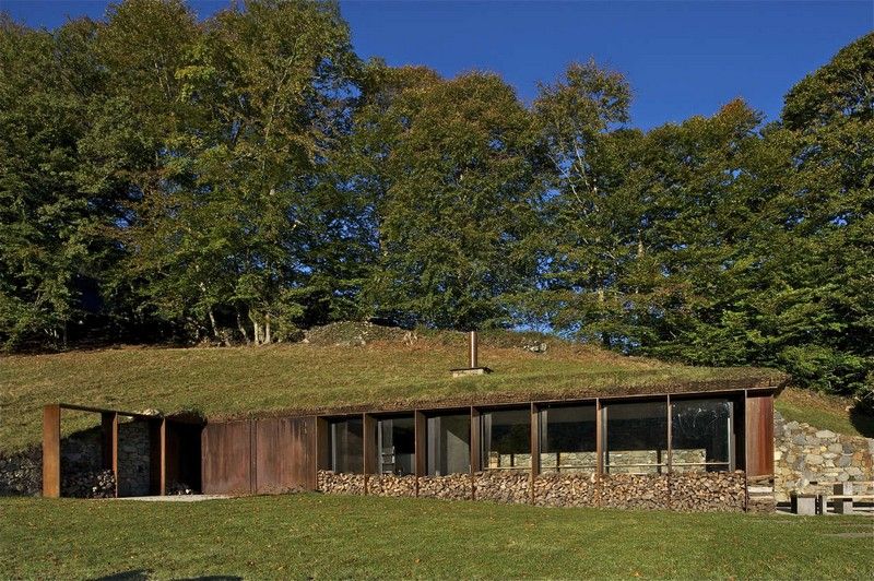 Extension of a Barn - Lesponne, France