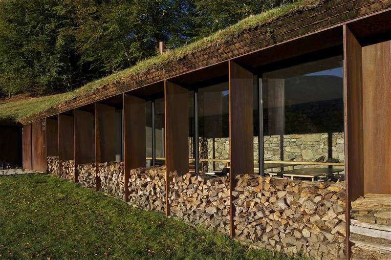 Extension of a Barn - Lesponne, France