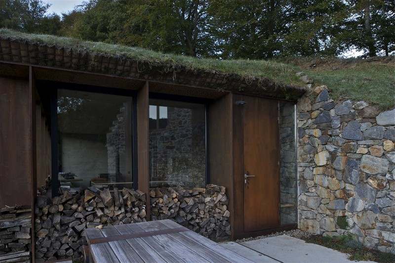 Extension of a Barn - Lesponne, France