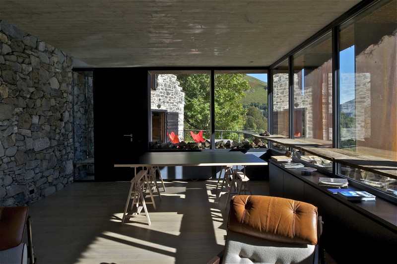 Extension of a Barn - Lesponne, France