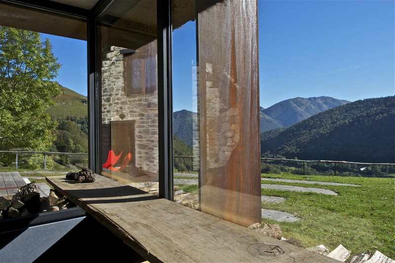 Extension of a Barn - Lesponne, France
